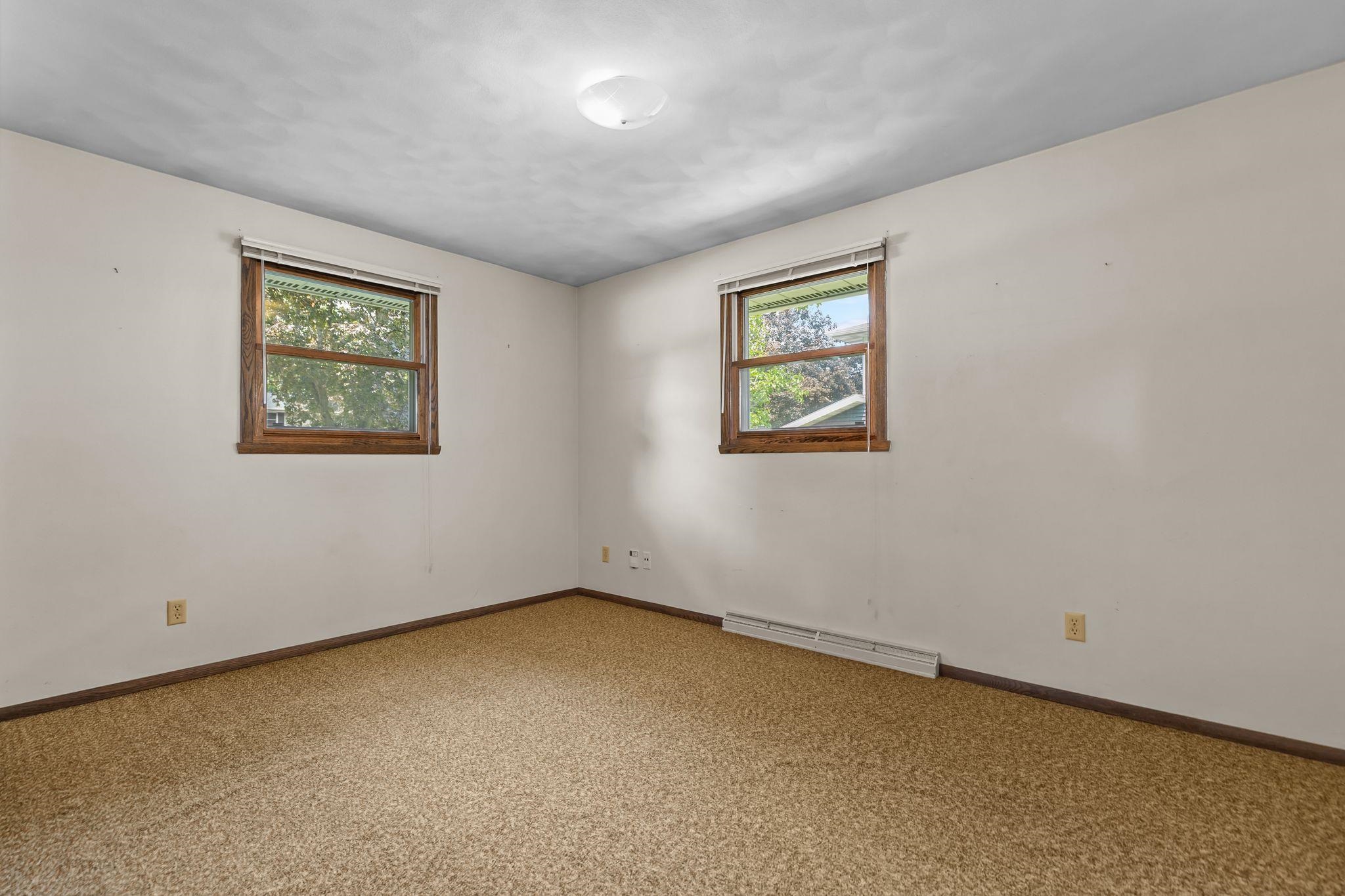 1212 East Harding Drive Appleton, WI 54915 - Photo 19 of 35