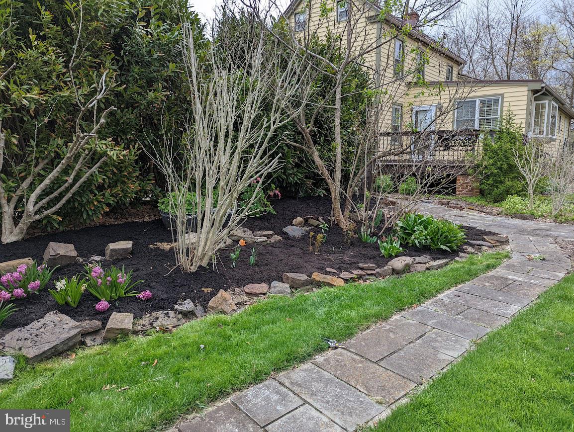 107 Stoopville Road Newtown, PA 18940 - Photo 59 of 60 a view of a house with a garden