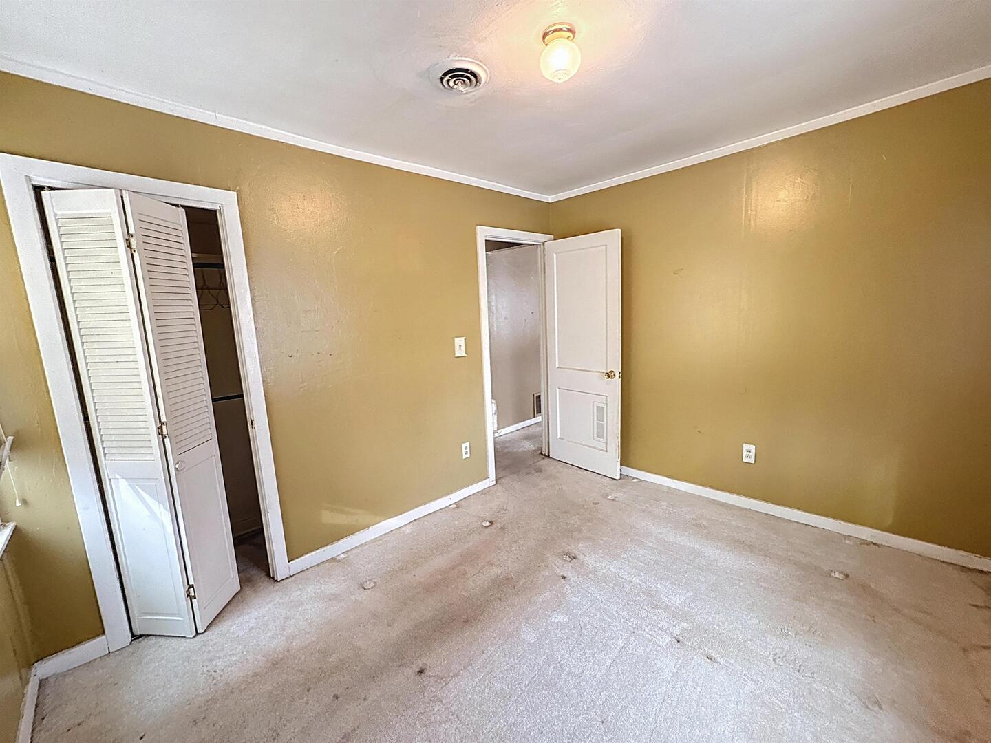 1213 29th Ave Court Moline, IL 61265 - Photo 12 of 17 an empty room with window
