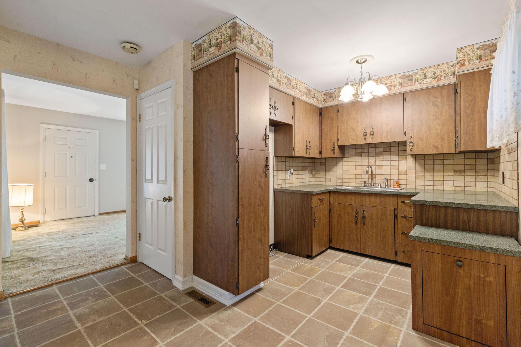 6700 Lewis Center Road Galena, OH 43021 - Photo 22 of 32 Kitchen into Living Room