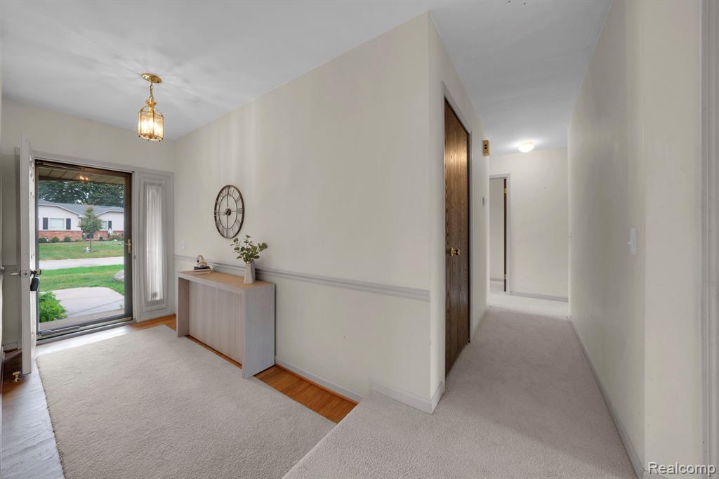309 Coldiron Drive Rochester Hills, MI 48307 - Photo 7 of 35