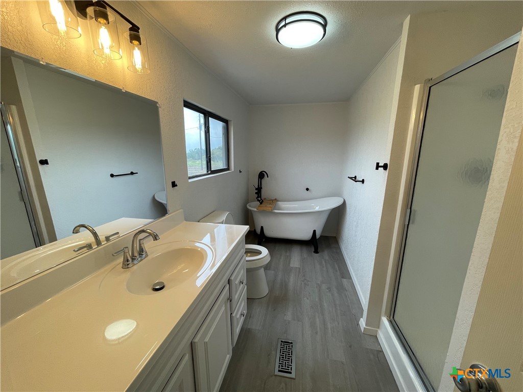 60 County Road 304 Goldthwaite, TX 76844 - Photo 8 of 23 a spacious bathroom with a sink