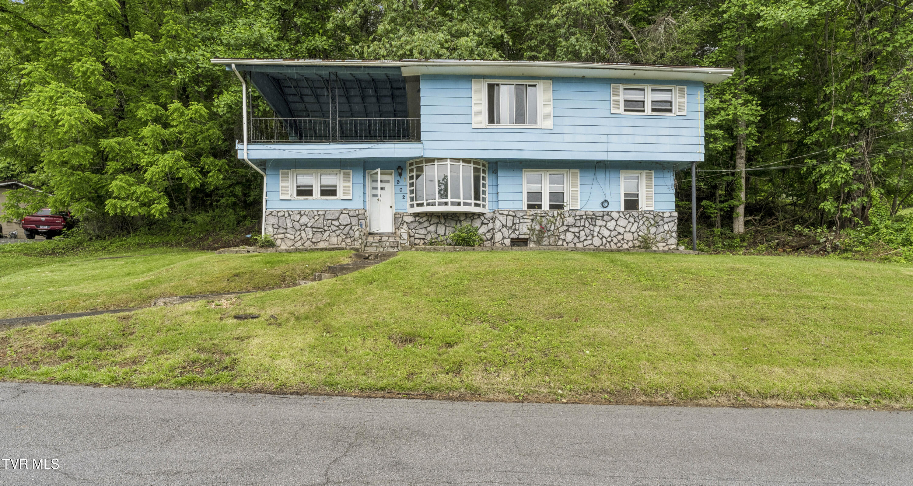 902 Diane Avenue Erwin, TN 37650 - Photo 1 of 33 Diane-32