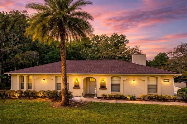 $379,000 | 1220 Country Club Road, Eustis, FL 32726