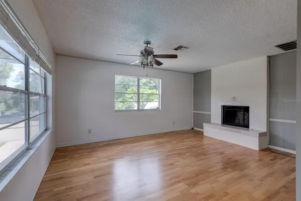 $379,000 | 1220 Country Club Road, Eustis, FL 32726