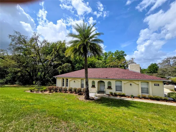 $379,000 | 1220 Country Club Road, Eustis, FL 32726