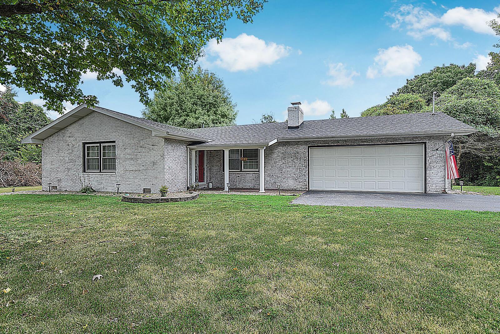 2352 Staunton Road Troy, IL 62294 - Photo 1 of 35 Gallery Image 1