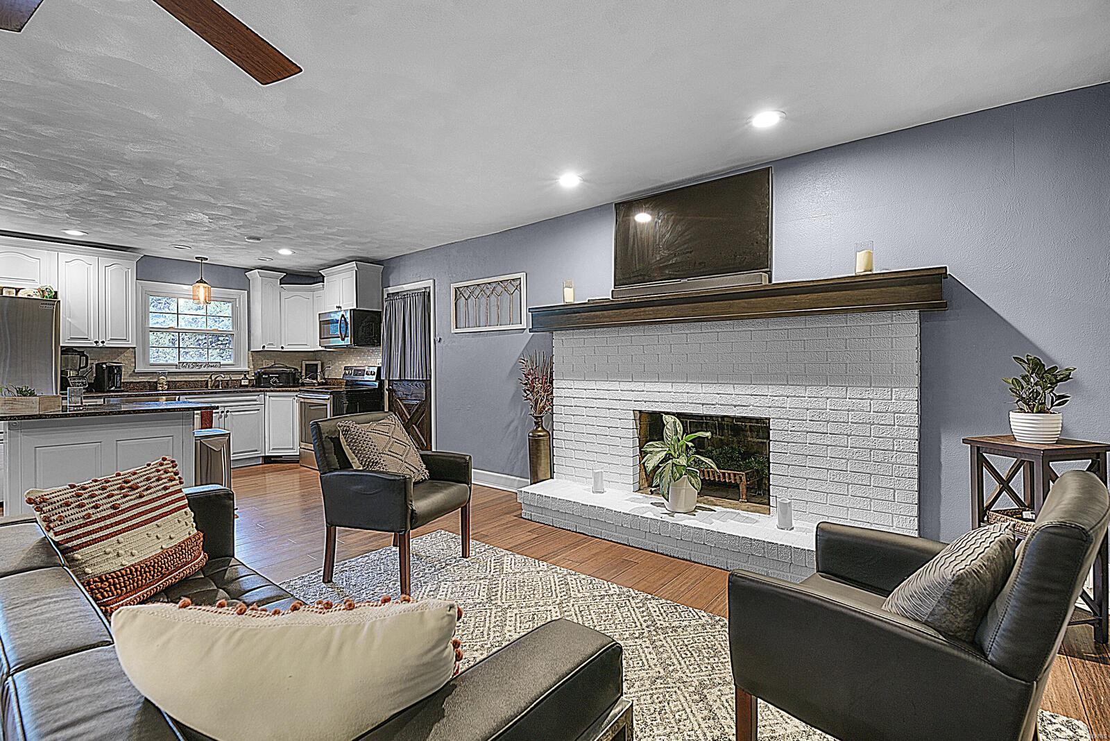 2352 Staunton Road Troy, IL 62294 - Photo 18 of 35 Gallery Image 18