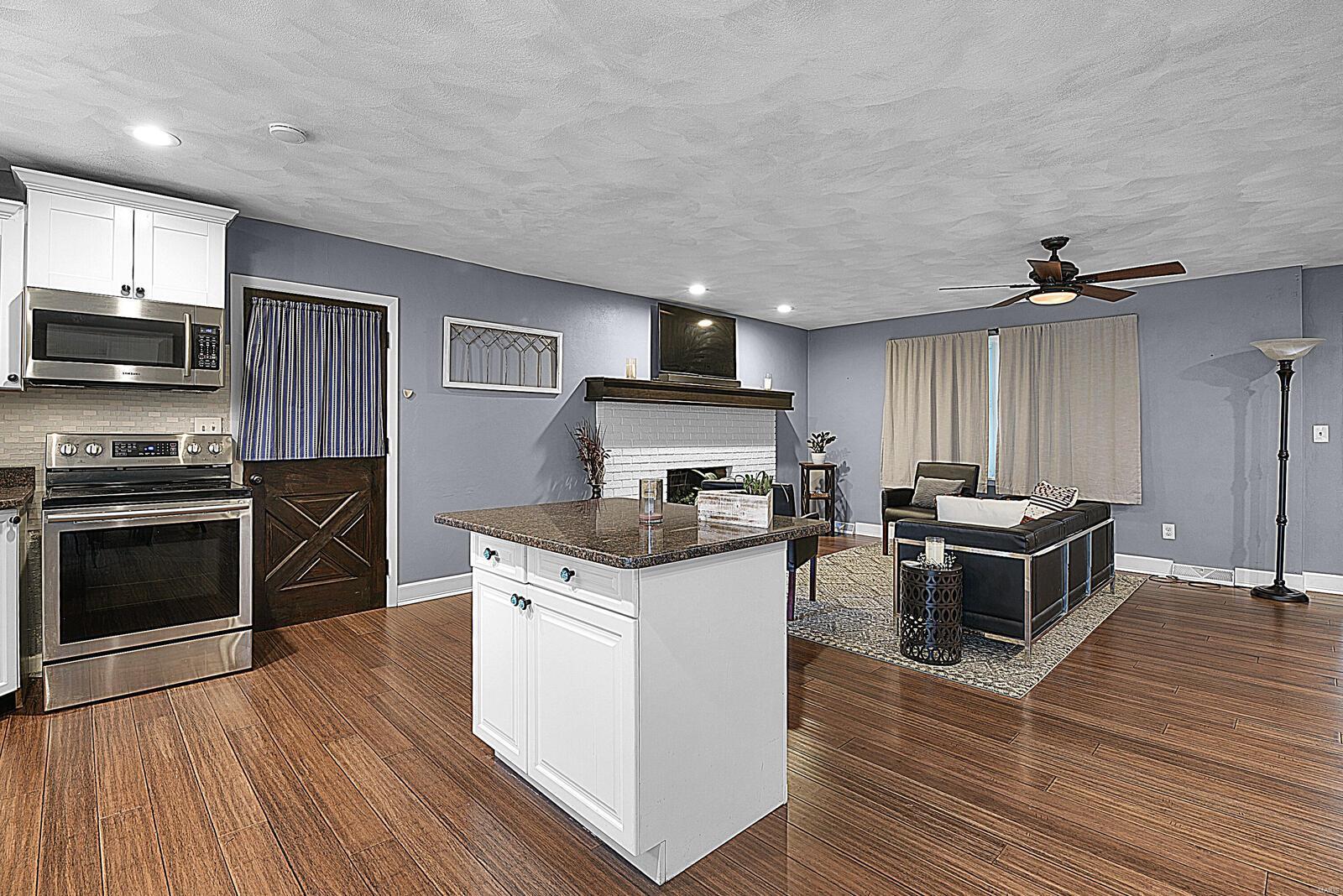 2352 Staunton Road Troy, IL 62294 - Photo 23 of 35 Gallery Image 23