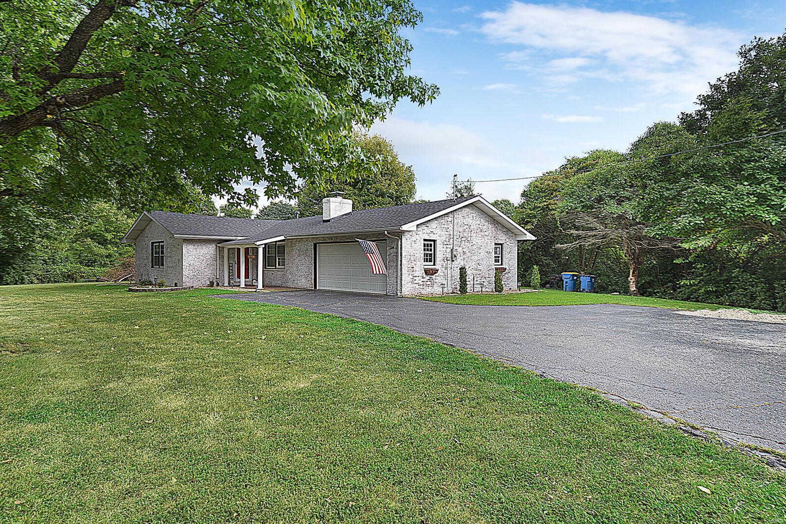 2352 Staunton Road Troy, IL 62294 - Photo 9 of 35 Gallery Image 9