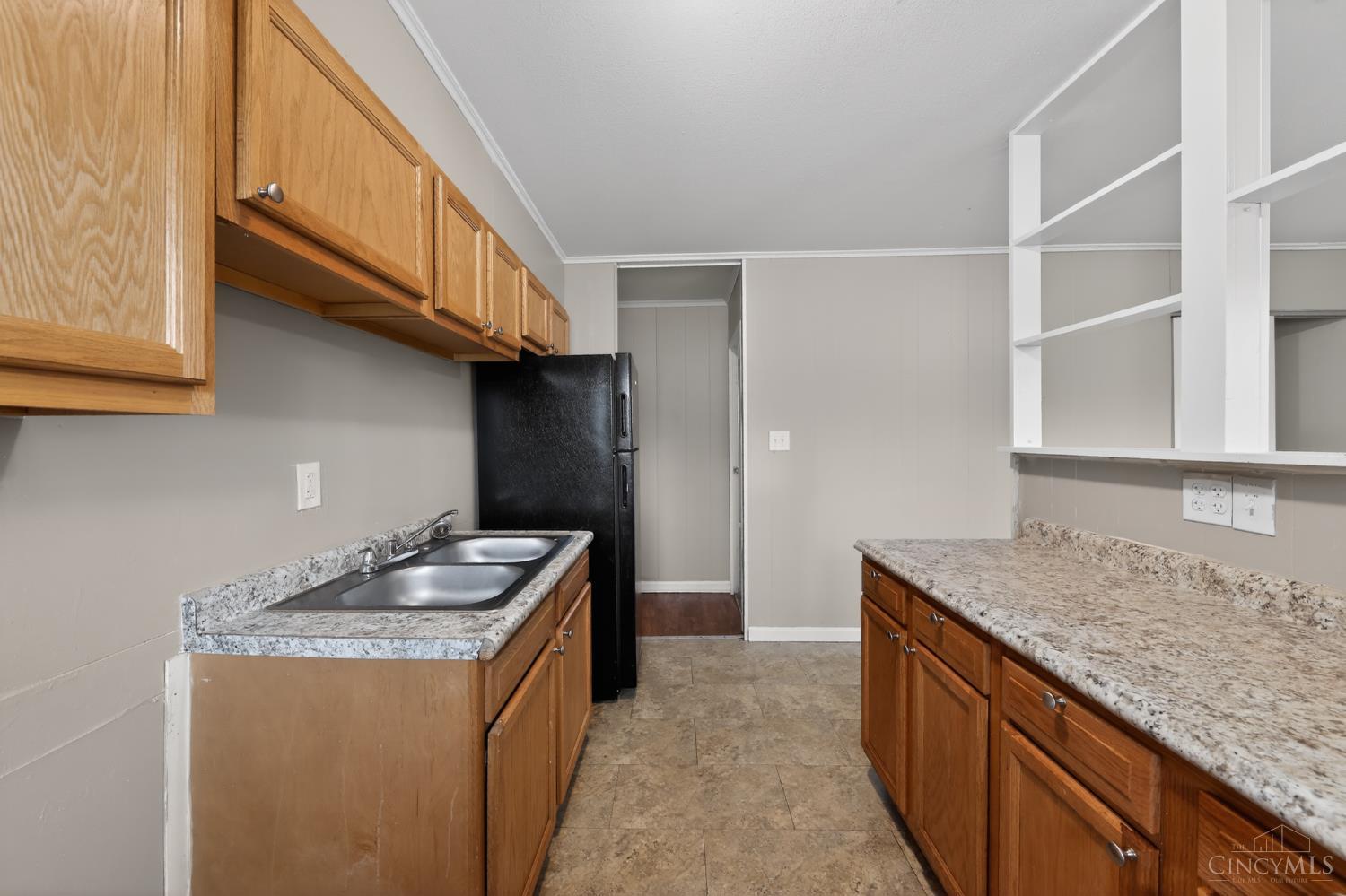 9570 Pippin Road Cincinnati, OH 45231 - Photo 13 of 30