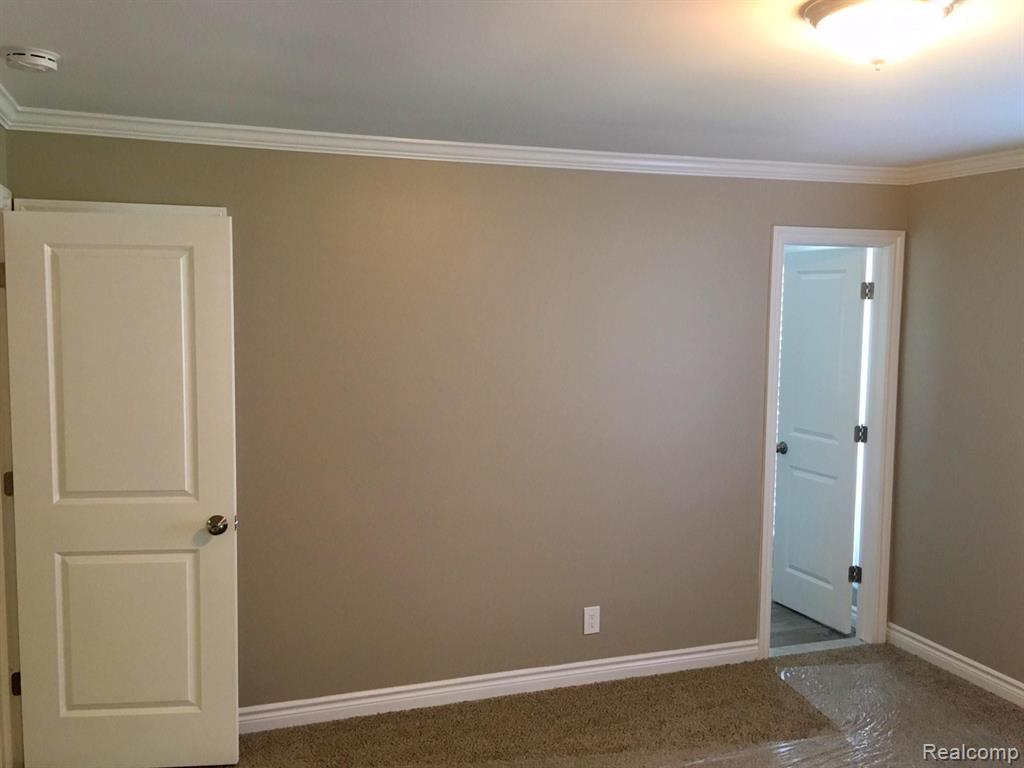 33441 Old Timber Road Farmington, MI 48331 - Photo 19 of 32