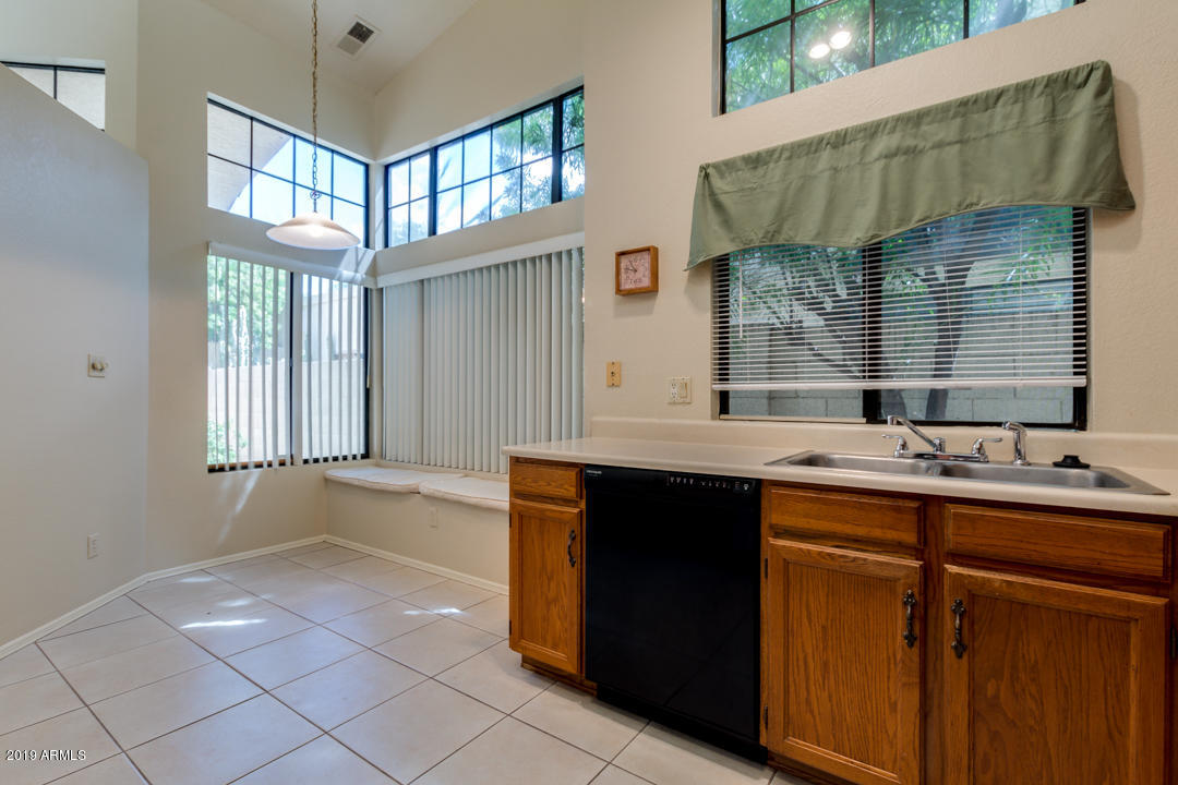 85 West Ranch Road Tempe, AZ 85284 - Photo 12 of 27 WINDOW SEATS FOR KITCHEN TABLE