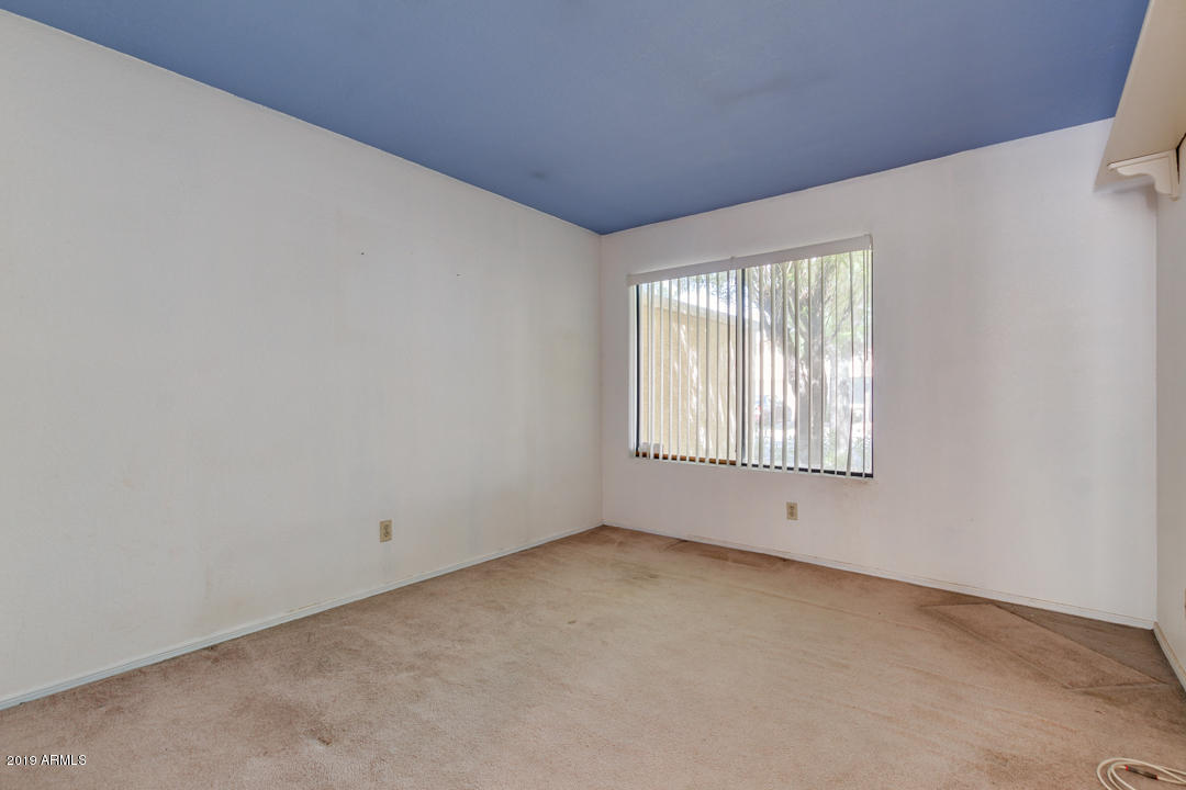 85 West Ranch Road Tempe, AZ 85284 - Photo 22 of 27 2ND BEDROOM AT THE FRONT OF THE HOME