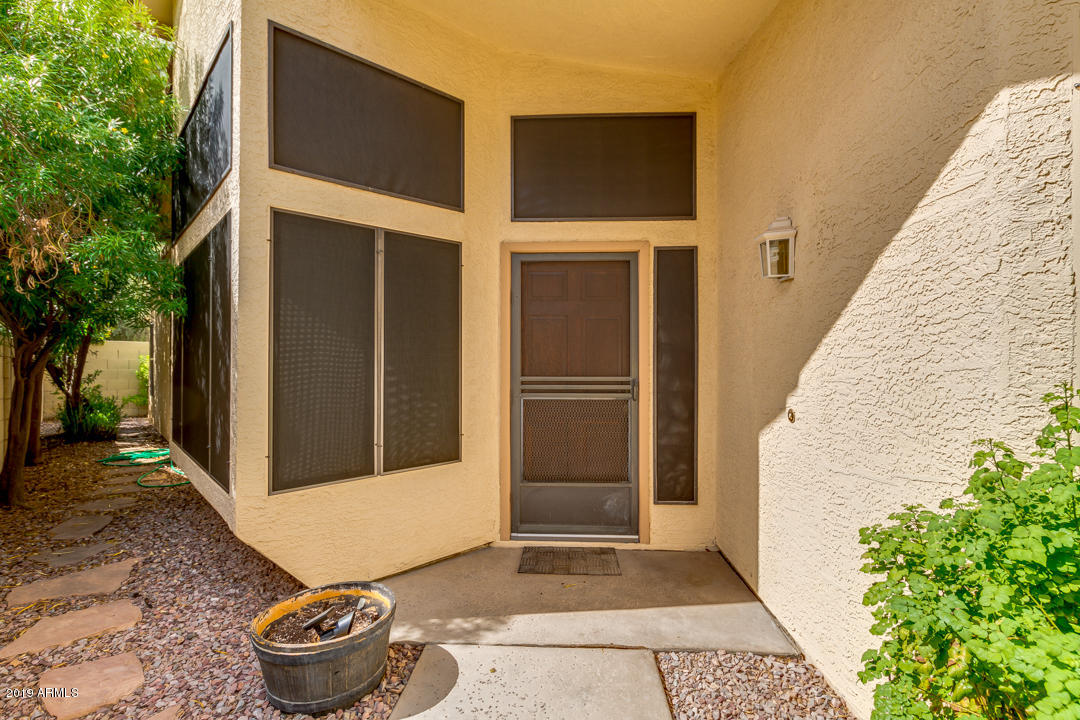 85 West Ranch Road Tempe, AZ 85284 - Photo 4 of 27 FRONT DOOR ENTRANCE FROM COURTYARD