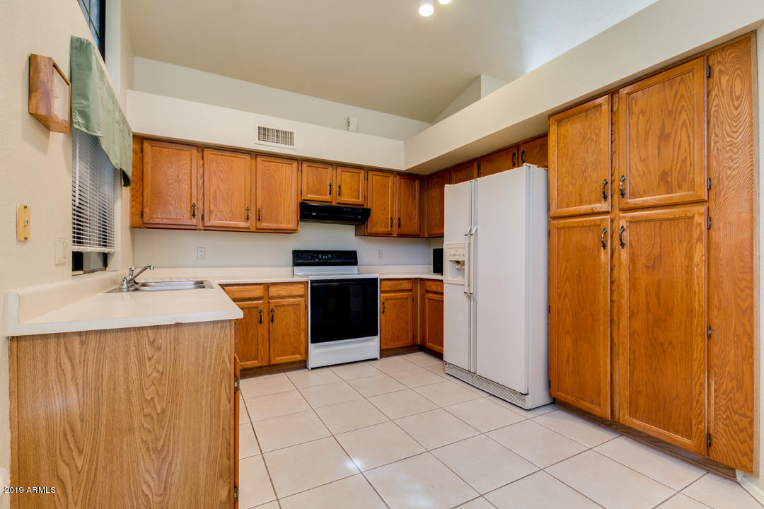 85 West Ranch Road Tempe, AZ 85284 - Photo 10 of 27 LOTS OF CABINETS AND COUNTER SPACE