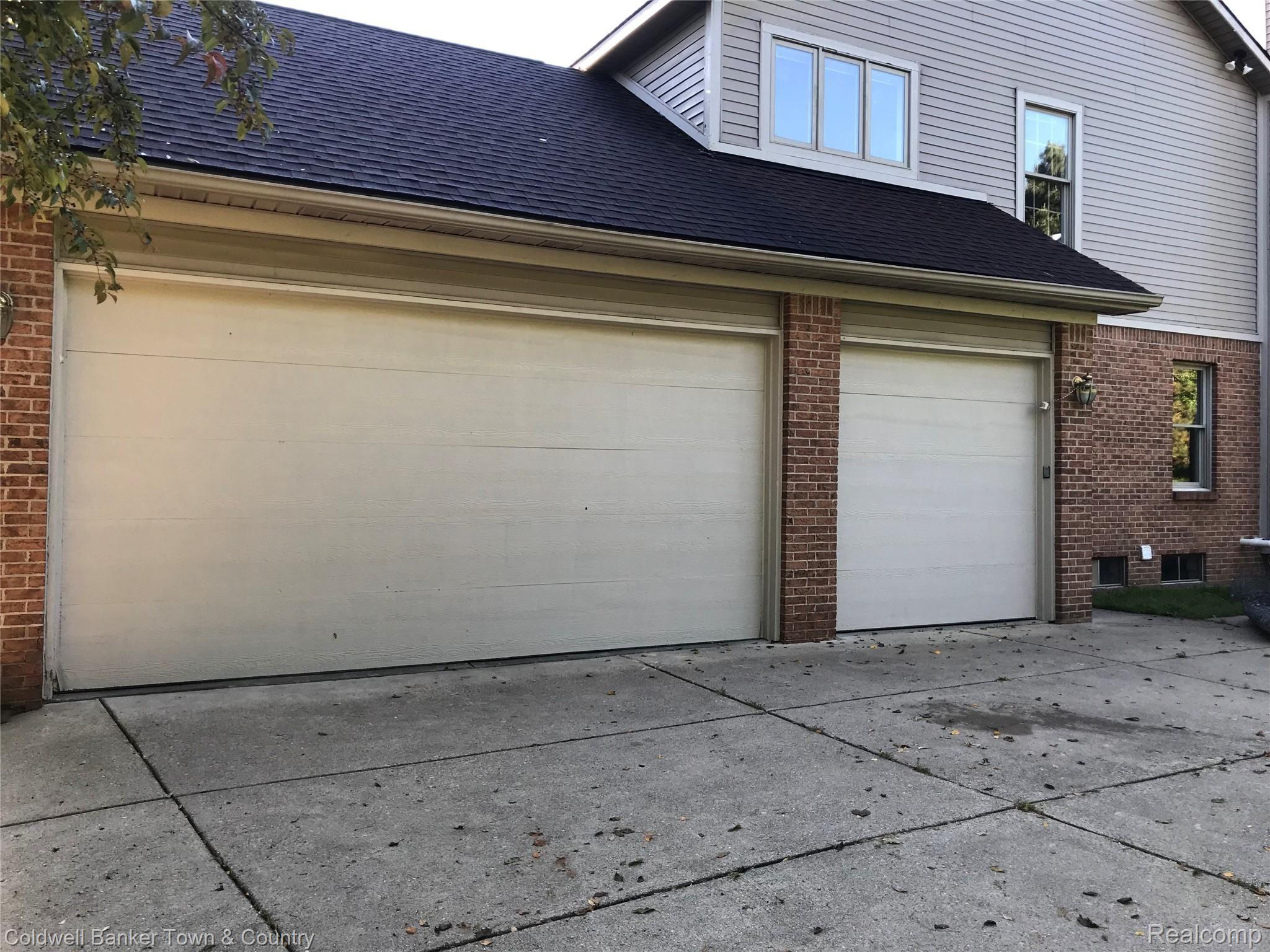 4400 Brighton Road Howell, MI 48843 - Photo 21 of 22 Three car