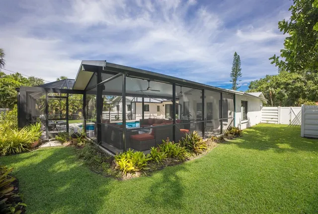 $1,270,000 | 426 North Shore Drive, Sarasota, FL 34234