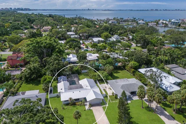 $1,270,000 | 426 North Shore Drive, Sarasota, FL 34234