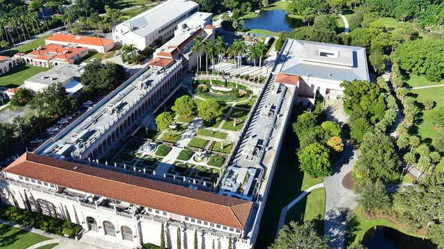 $1,270,000 | 426 North Shore Drive, Sarasota, FL 34234