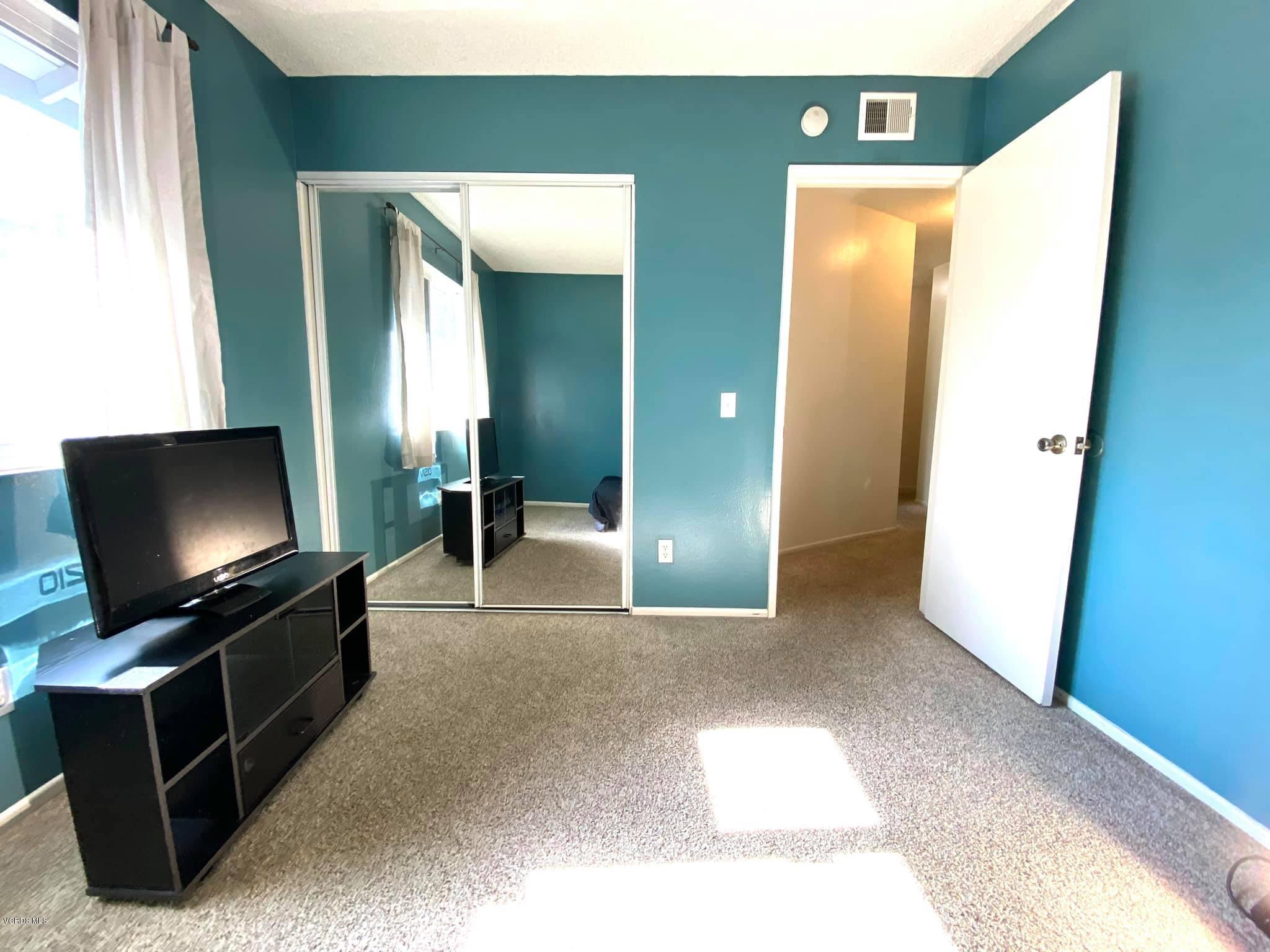 527 Spring Road, Unit 18 Moorpark, CA 93021 - Photo 5 of 6 a view of a livingroom with furniture