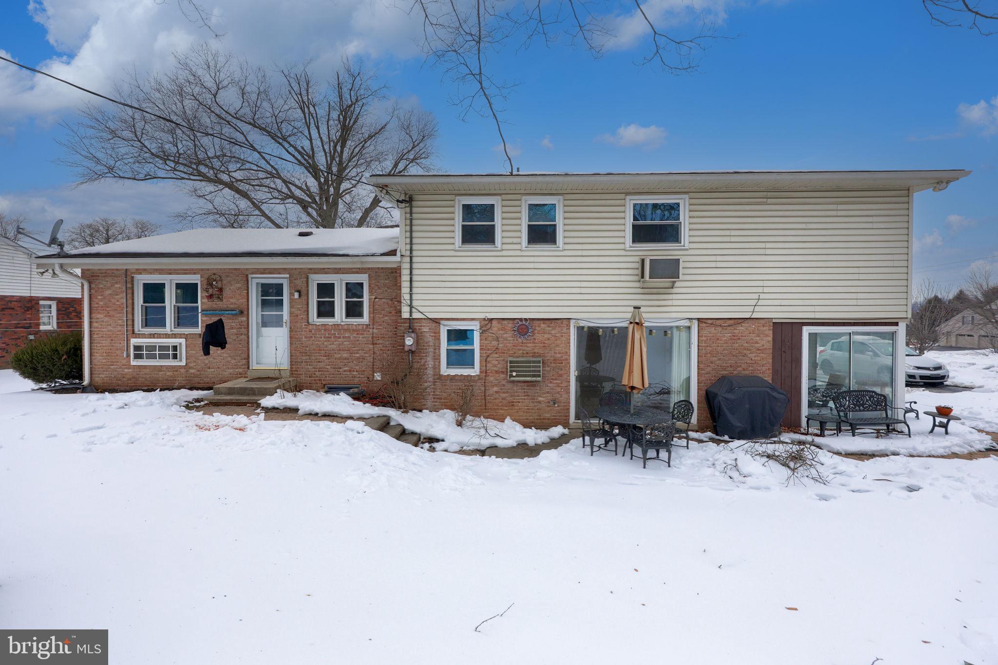 340 Primrose Avenue Lancaster, PA 17601 - Photo 45 of 47 a front view of house with yard