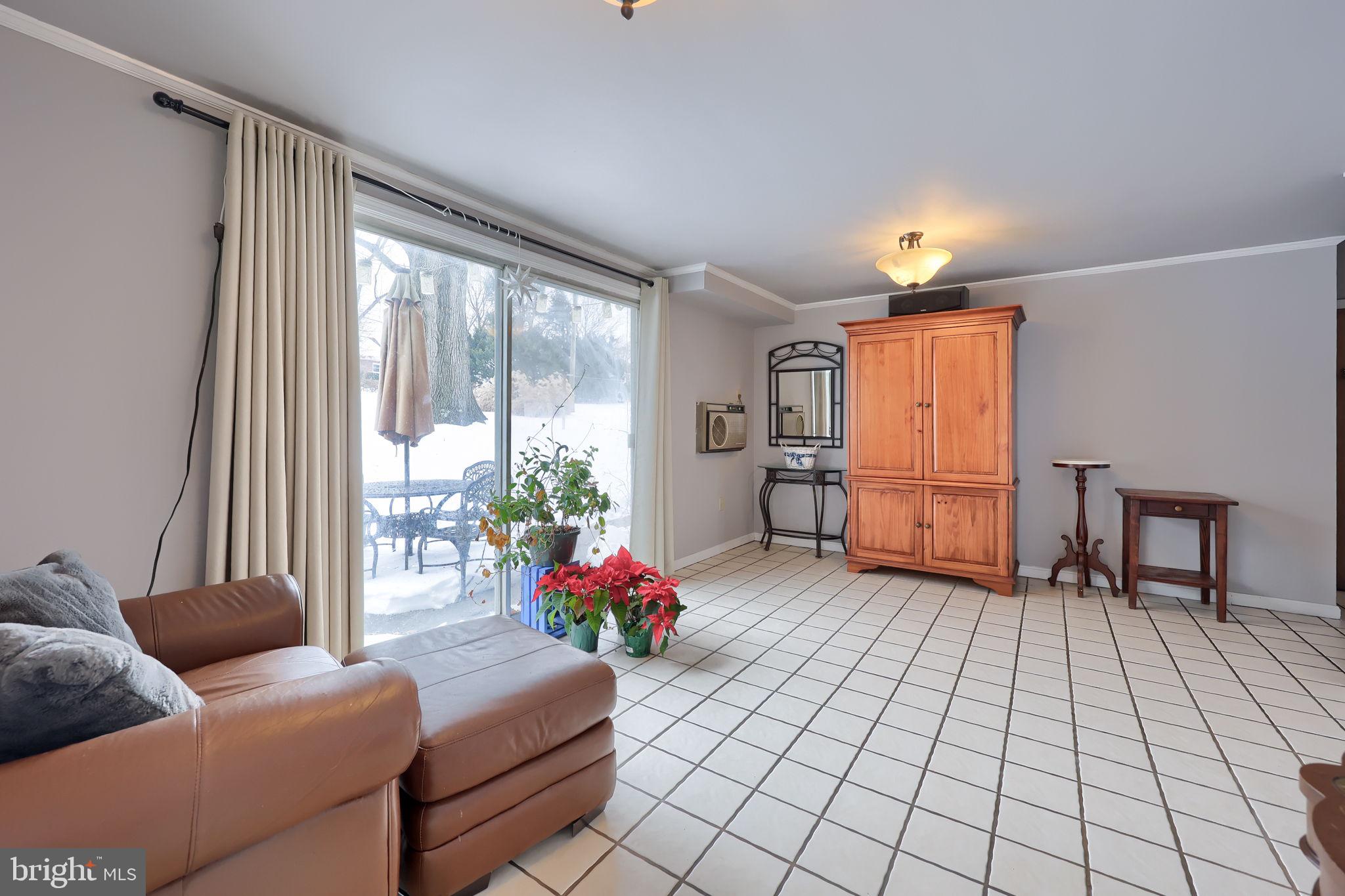 340 Primrose Avenue Lancaster, PA 17601 - Photo 8 of 47 a living room with furniture and a window