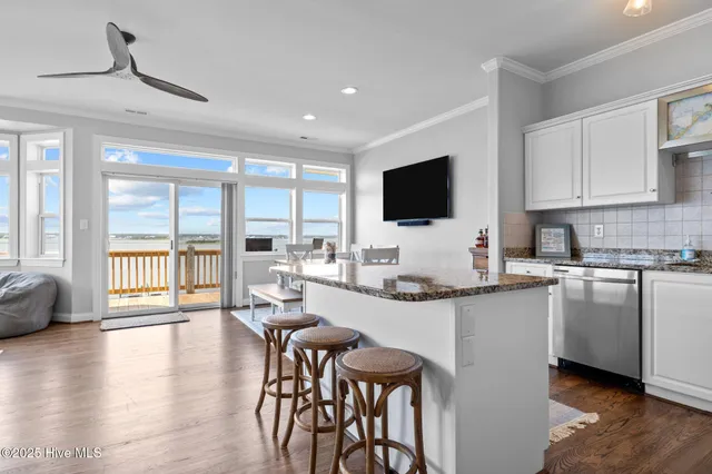 $2,950 | 8632 Sound Drive, Unit A3, Emerald Isle, NC 28594