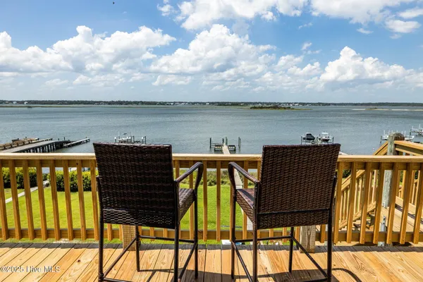 $2,950 | 8632 Sound Drive, Unit A3, Emerald Isle, NC 28594