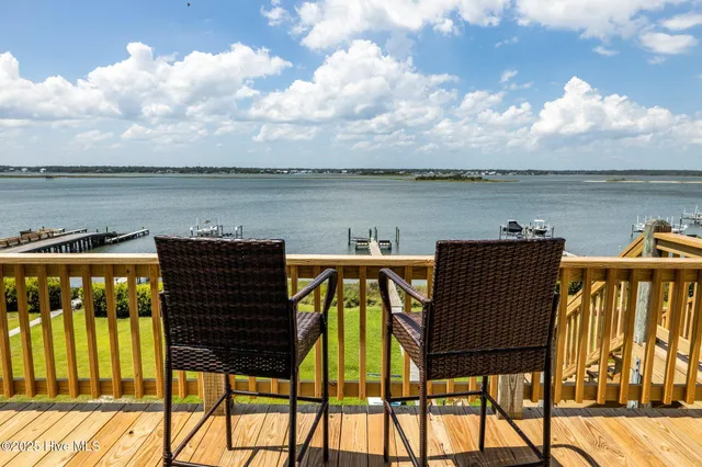 $2,950 | 8632 Sound Drive, Unit A3, Emerald Isle, NC 28594