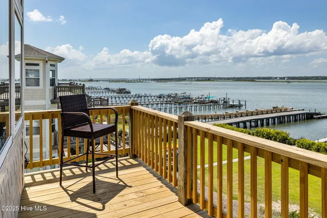 $2,950 | 8632 Sound Drive, Unit A3, Emerald Isle, NC 28594