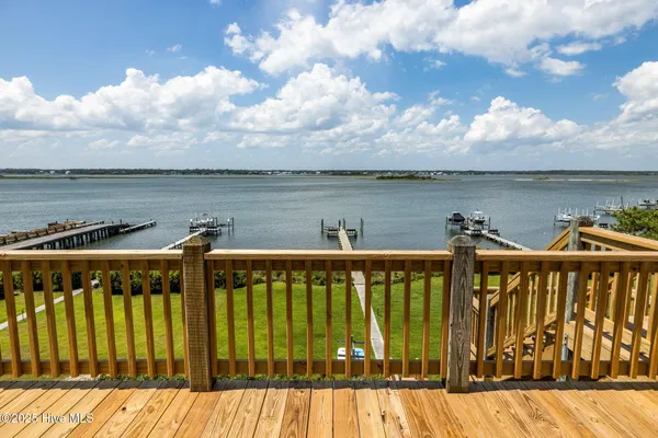 $2,950 | 8632 Sound Drive, Unit A3, Emerald Isle, NC 28594