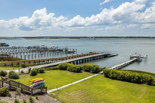 $2,950 | 8632 Sound Drive, Unit A3, Emerald Isle, NC 28594