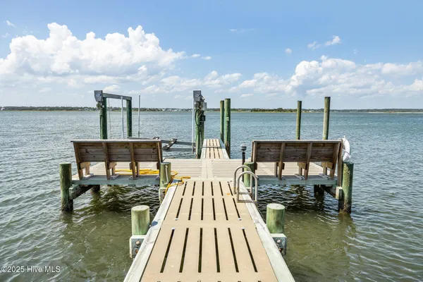 $2,950 | 8632 Sound Drive, Unit A3, Emerald Isle, NC 28594