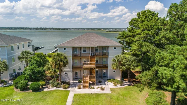 $2,950 | 8632 Sound Drive, Unit A3, Emerald Isle, NC 28594