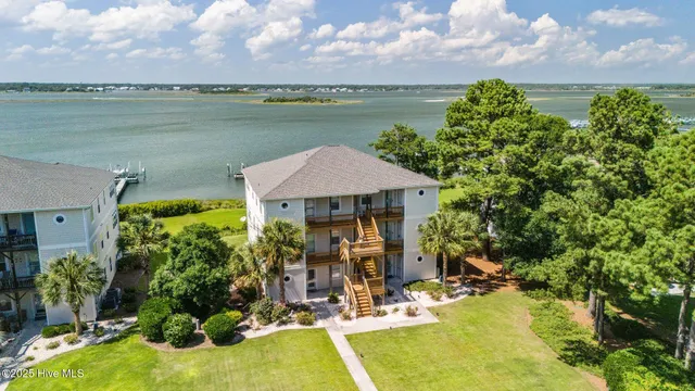 $2,950 | 8632 Sound Drive, Unit A3, Emerald Isle, NC 28594