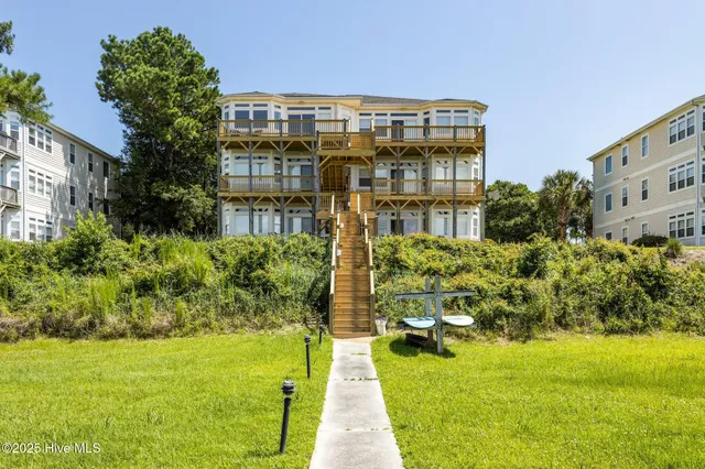 $2,950 | 8632 Sound Drive, Unit A3, Emerald Isle, NC 28594