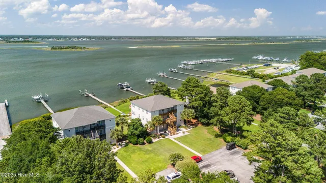 $2,950 | 8632 Sound Drive, Unit A3, Emerald Isle, NC 28594