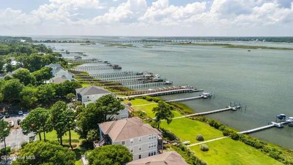 $2,950 | 8632 Sound Drive, Unit A3, Emerald Isle, NC 28594