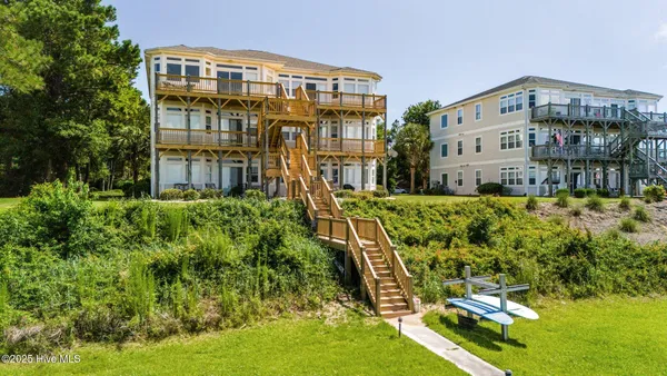 $2,950 | 8632 Sound Drive, Unit A3, Emerald Isle, NC 28594