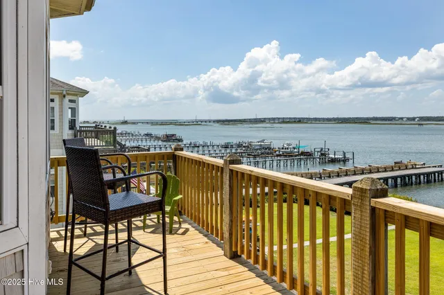 $2,950 | 8632 Sound Drive, Unit A3, Emerald Isle, NC 28594