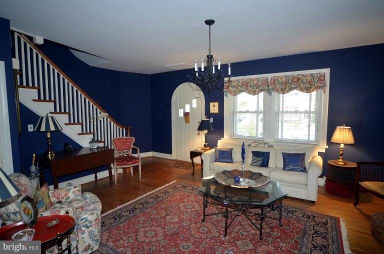 303 Hopkins Road Baltimore, MD 21212 - Photo 18 of 30 Living Room