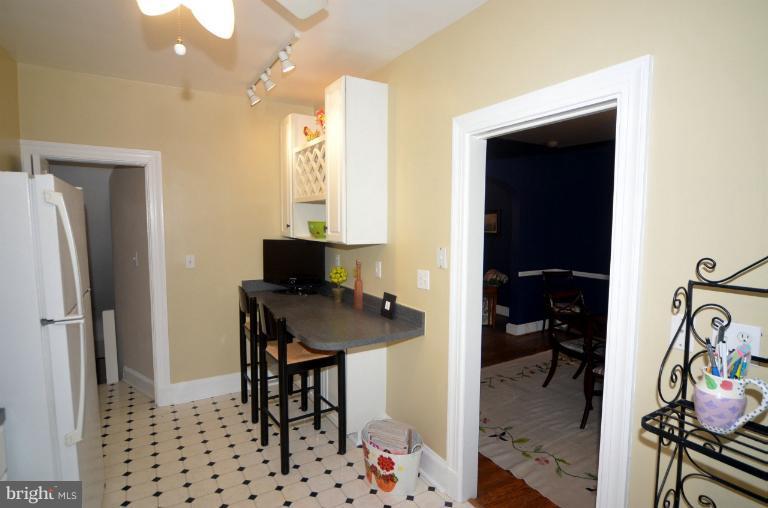 303 Hopkins Road Baltimore, MD 21212 - Photo 6 of 30 Kitchen