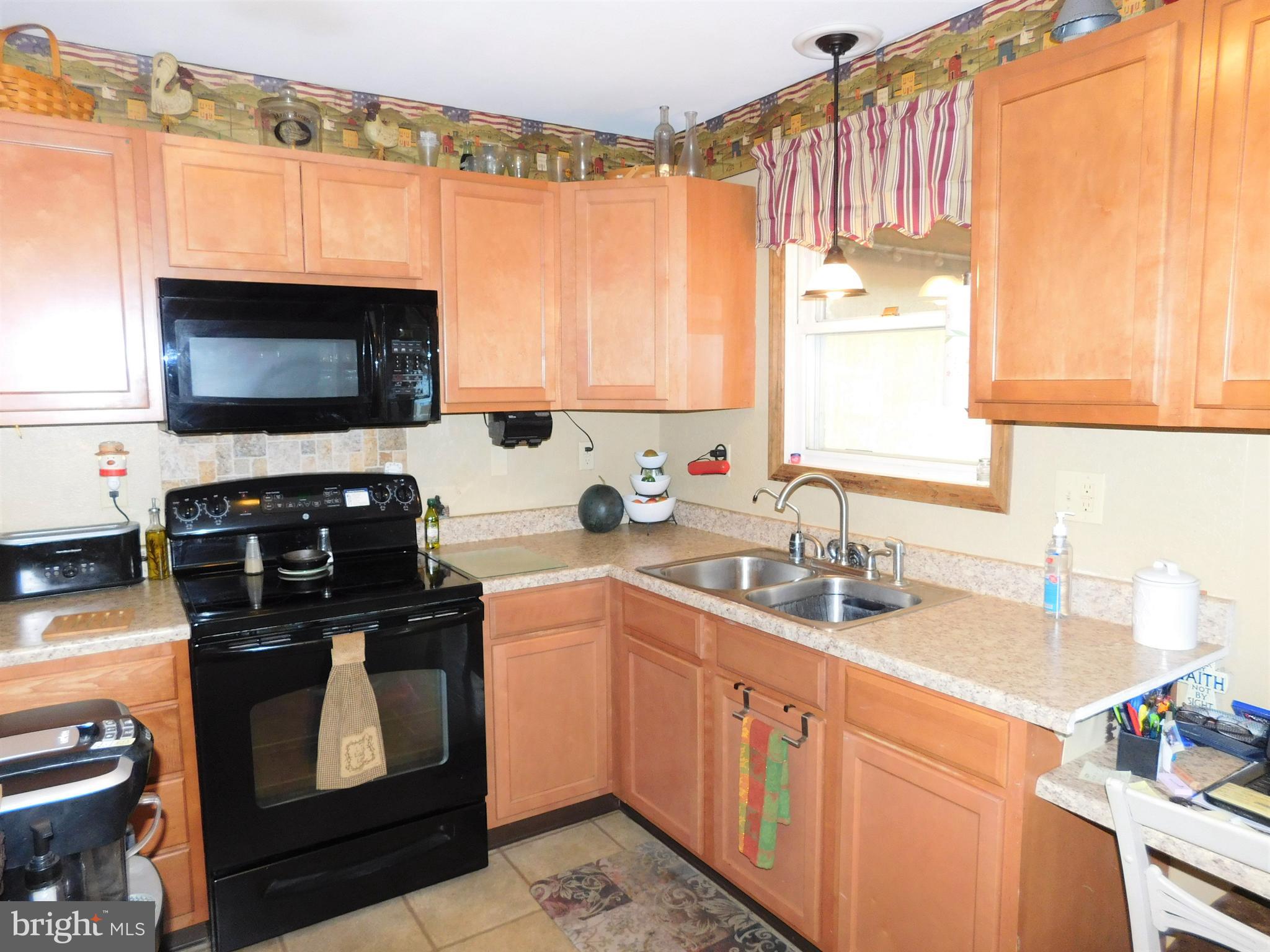 8616 Jordan Road Fairplay, MD 21733 - Photo 14 of 66 Kitchen with upgraded cabinets