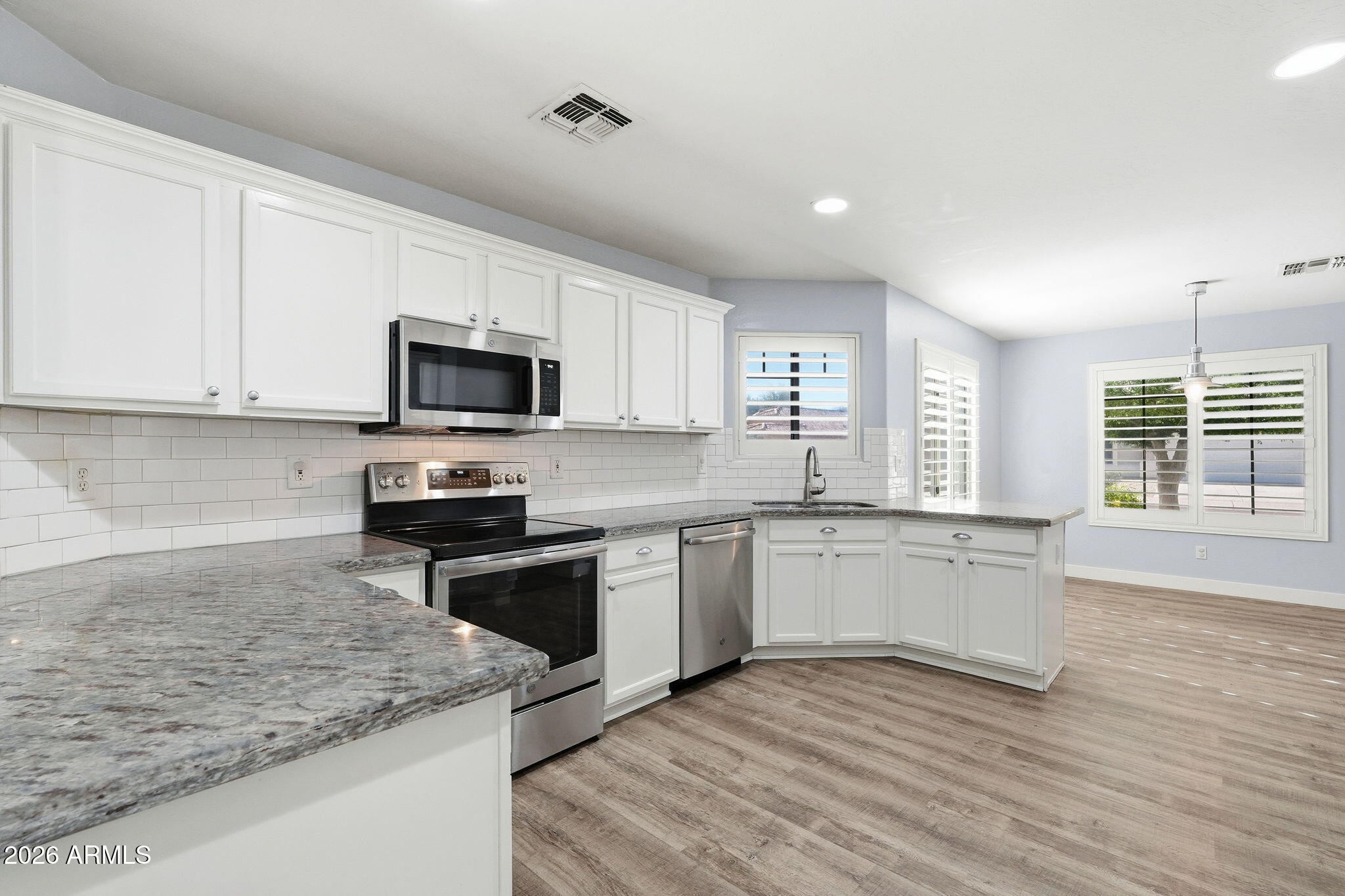 3296 East Warbler Road Gilbert, AZ 85297 - Photo 9 of 37 009_ListerPros