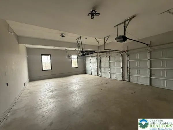 $775,000 | 671 Stratton Drive, East Stroudsburg, PA 18302