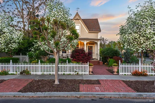 $2,049,000 | 406 Franklin Street, Napa, CA 94559