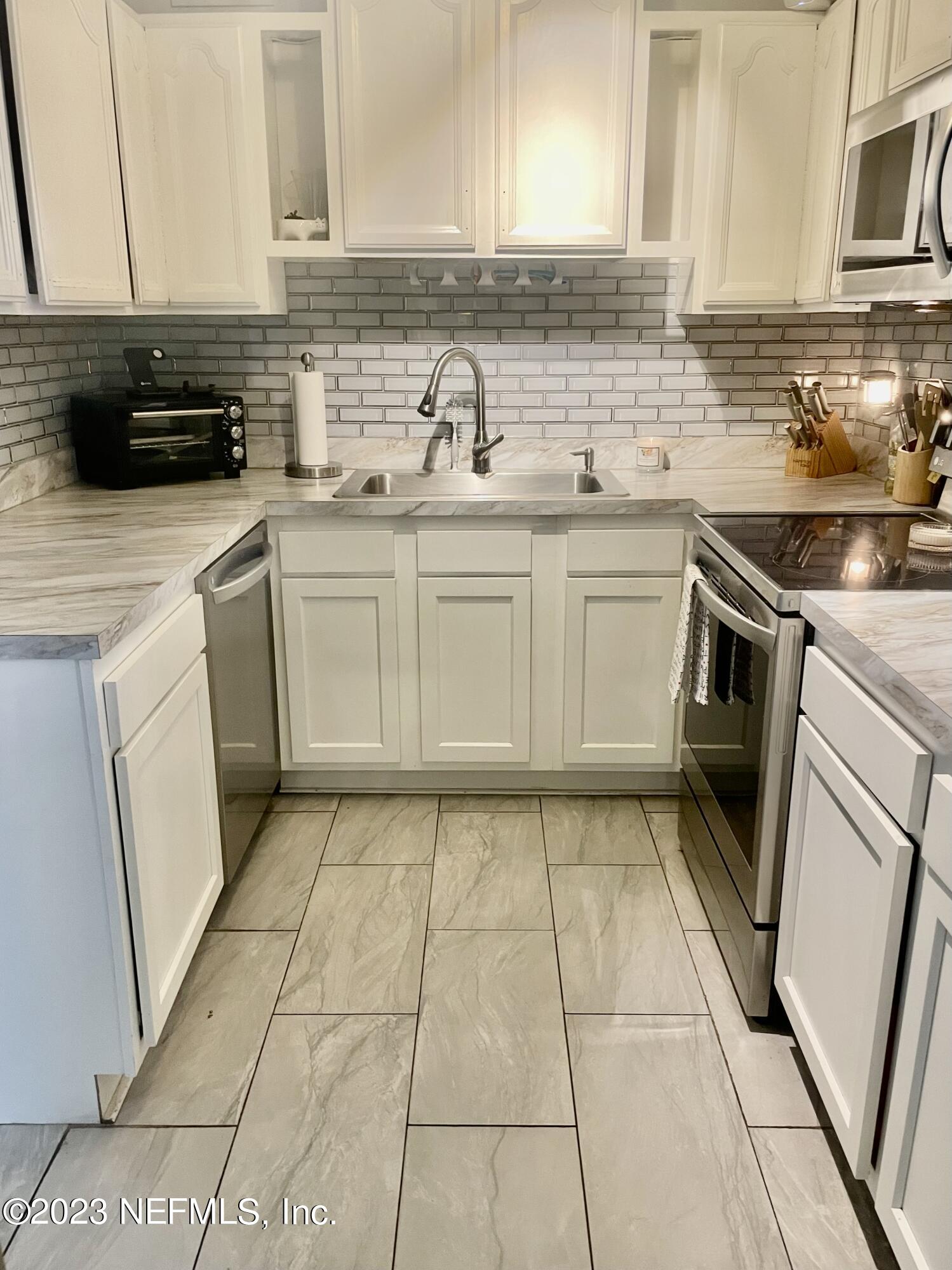 9782 Hogan Road Jacksonville, FL 32246 - Photo 21 of 32 7569C75E-A51E-4682-9399-4EA798C20B97