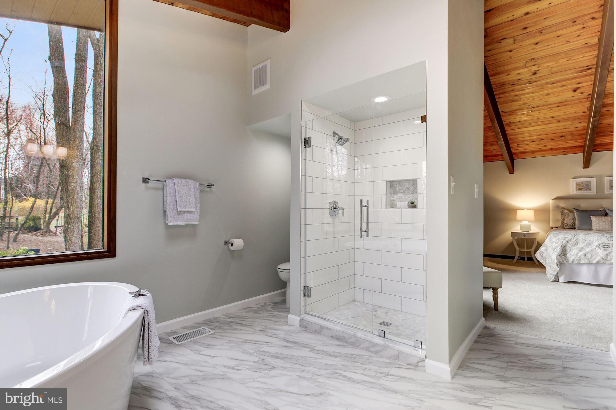 10907 Equestrian Court Reston, VA 20190 - Photo 16 of 30 Bath (Master)