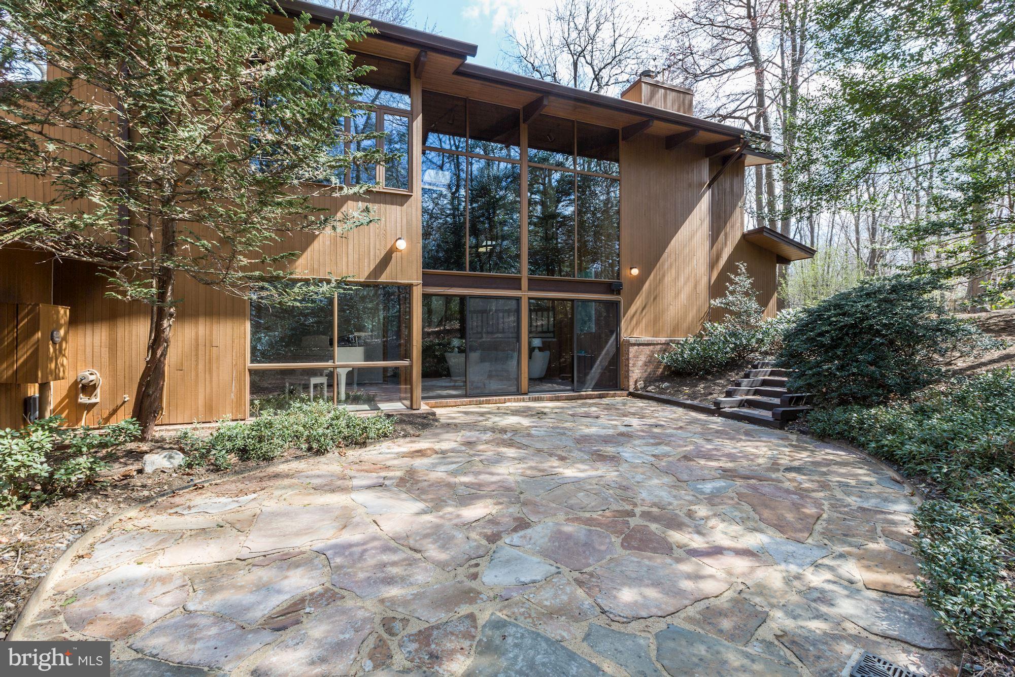 10907 Equestrian Court Reston, VA 20190 - Photo 29 of 30 Exterior (Rear)